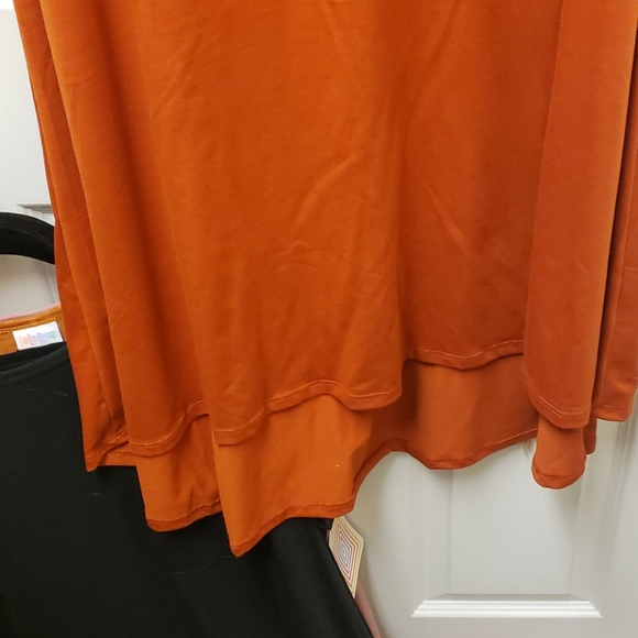 Carly - Picture 2 of 2